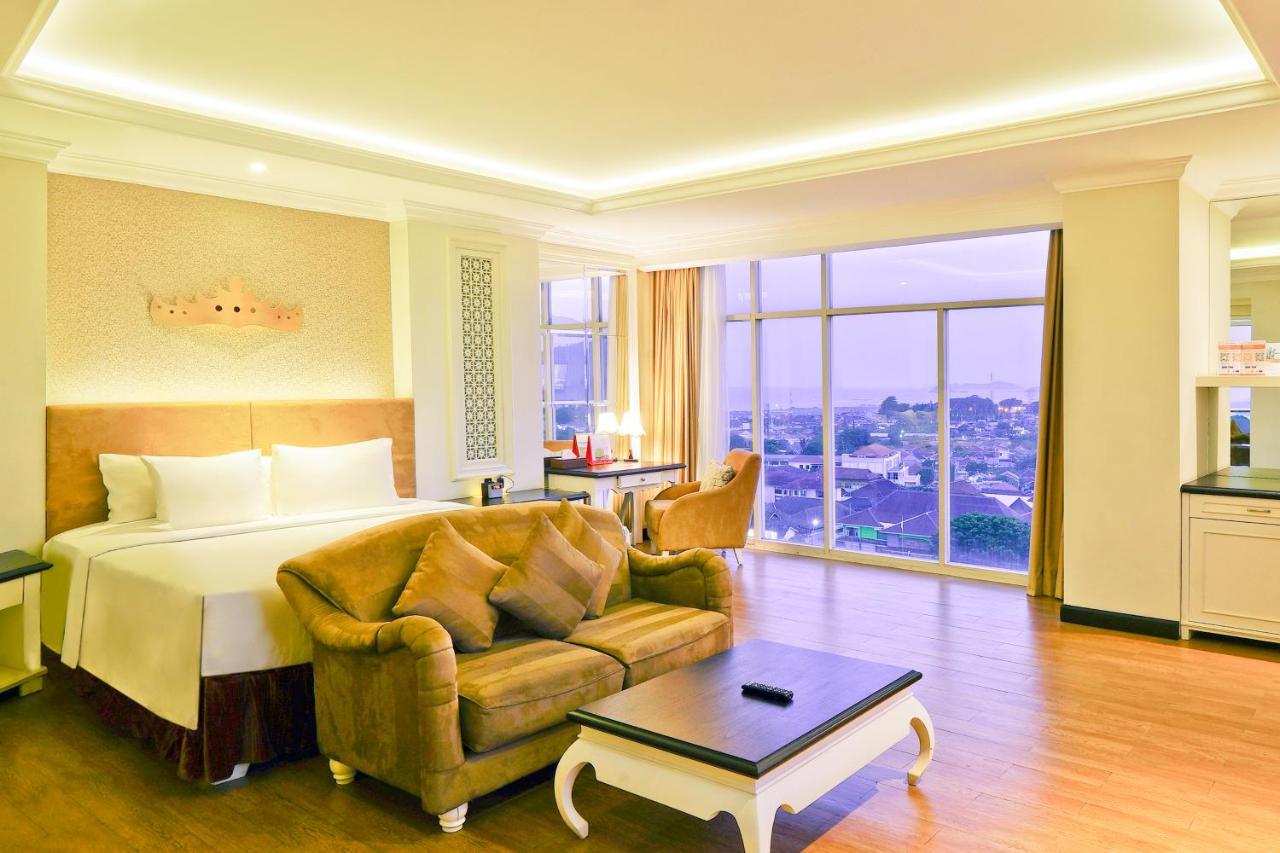 Swiss-Belhotel Lampung Bandar Lampung Exteriör bild