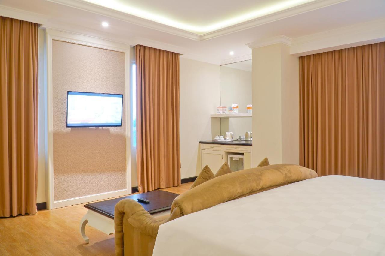 Swiss-Belhotel Lampung Bandar Lampung Exteriör bild