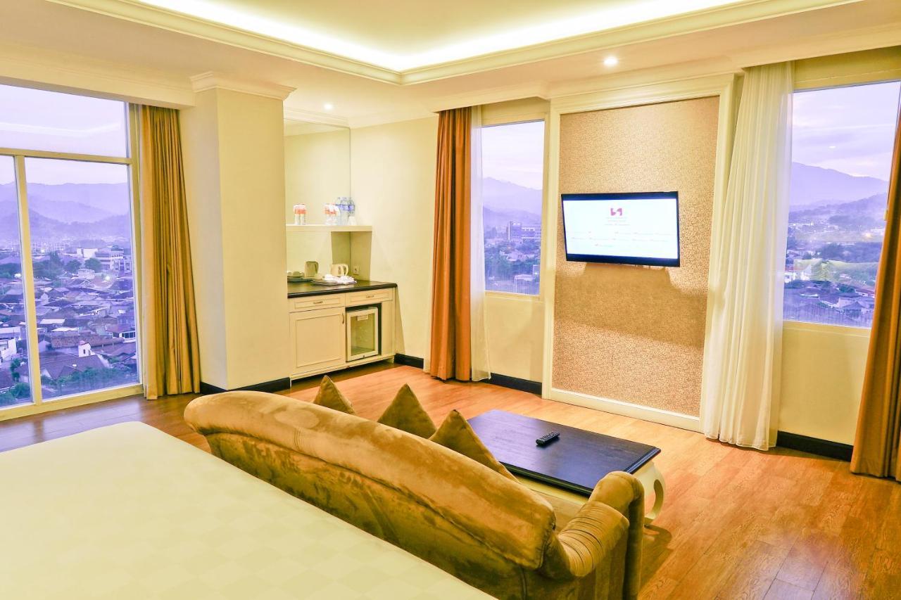 Swiss-Belhotel Lampung Bandar Lampung Exteriör bild