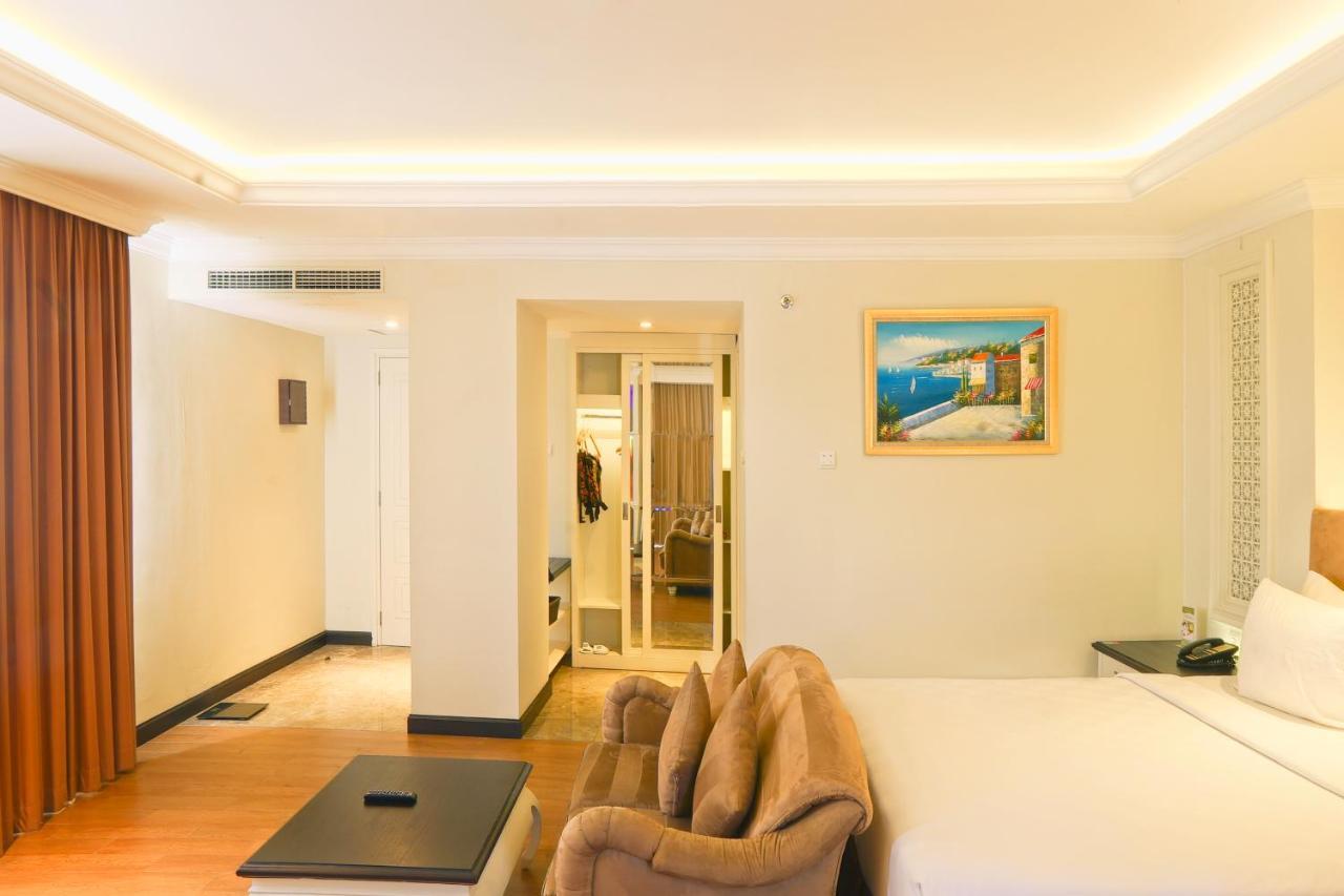 Swiss-Belhotel Lampung Bandar Lampung Exteriör bild