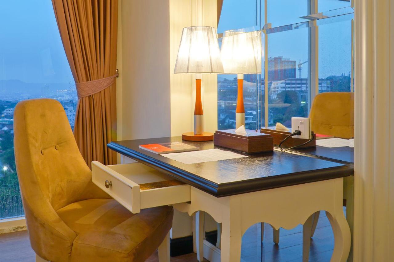 Swiss-Belhotel Lampung Bandar Lampung Exteriör bild