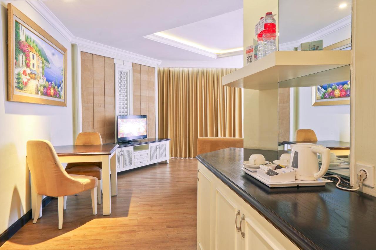Swiss-Belhotel Lampung Bandar Lampung Exteriör bild