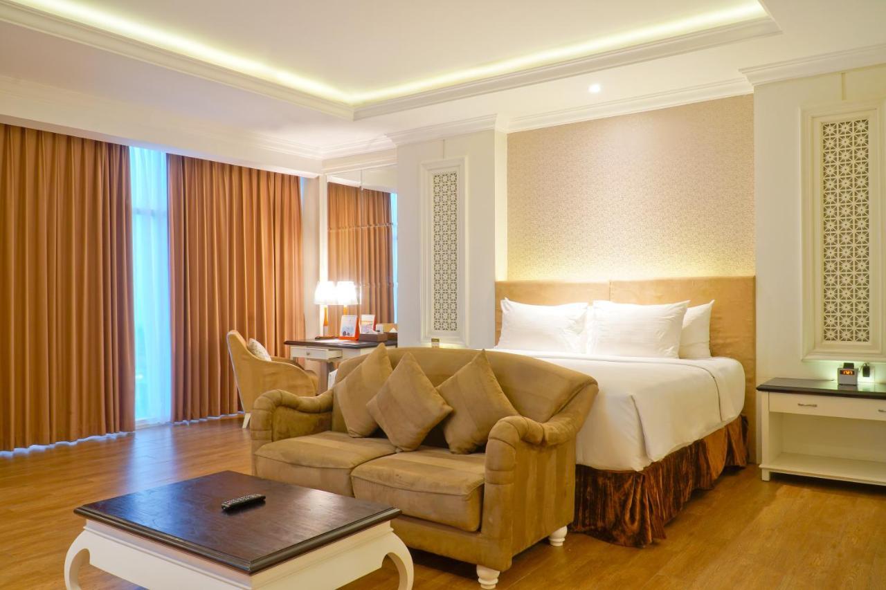 Swiss-Belhotel Lampung Bandar Lampung Exteriör bild