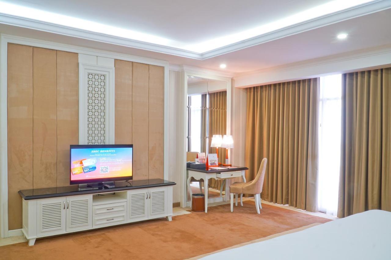 Swiss-Belhotel Lampung Bandar Lampung Exteriör bild