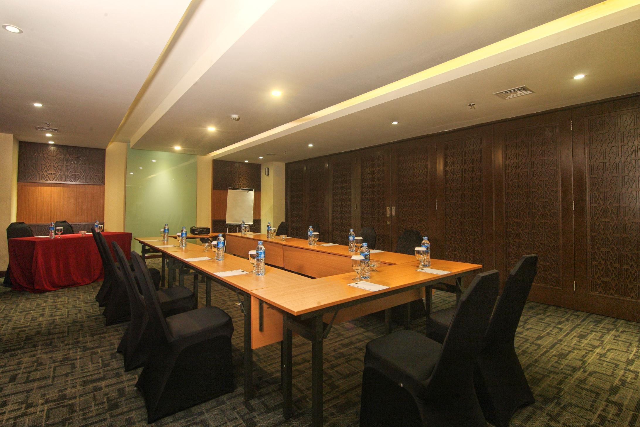 Swiss-Belhotel Lampung Bandar Lampung Exteriör bild