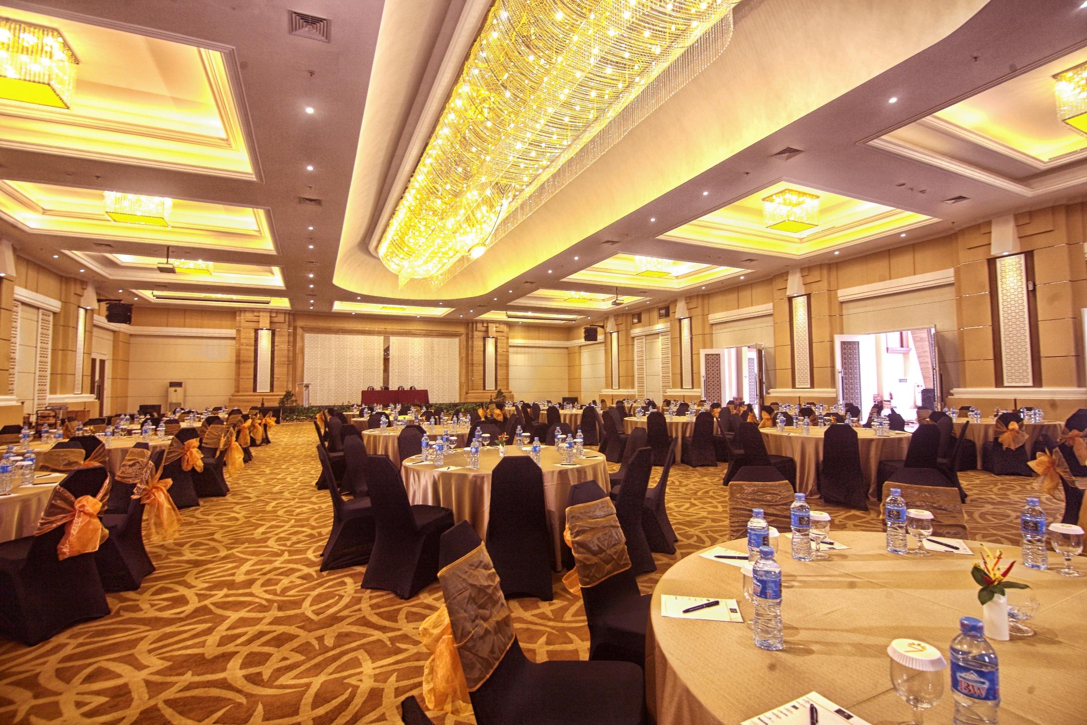 Swiss-Belhotel Lampung Bandar Lampung Exteriör bild