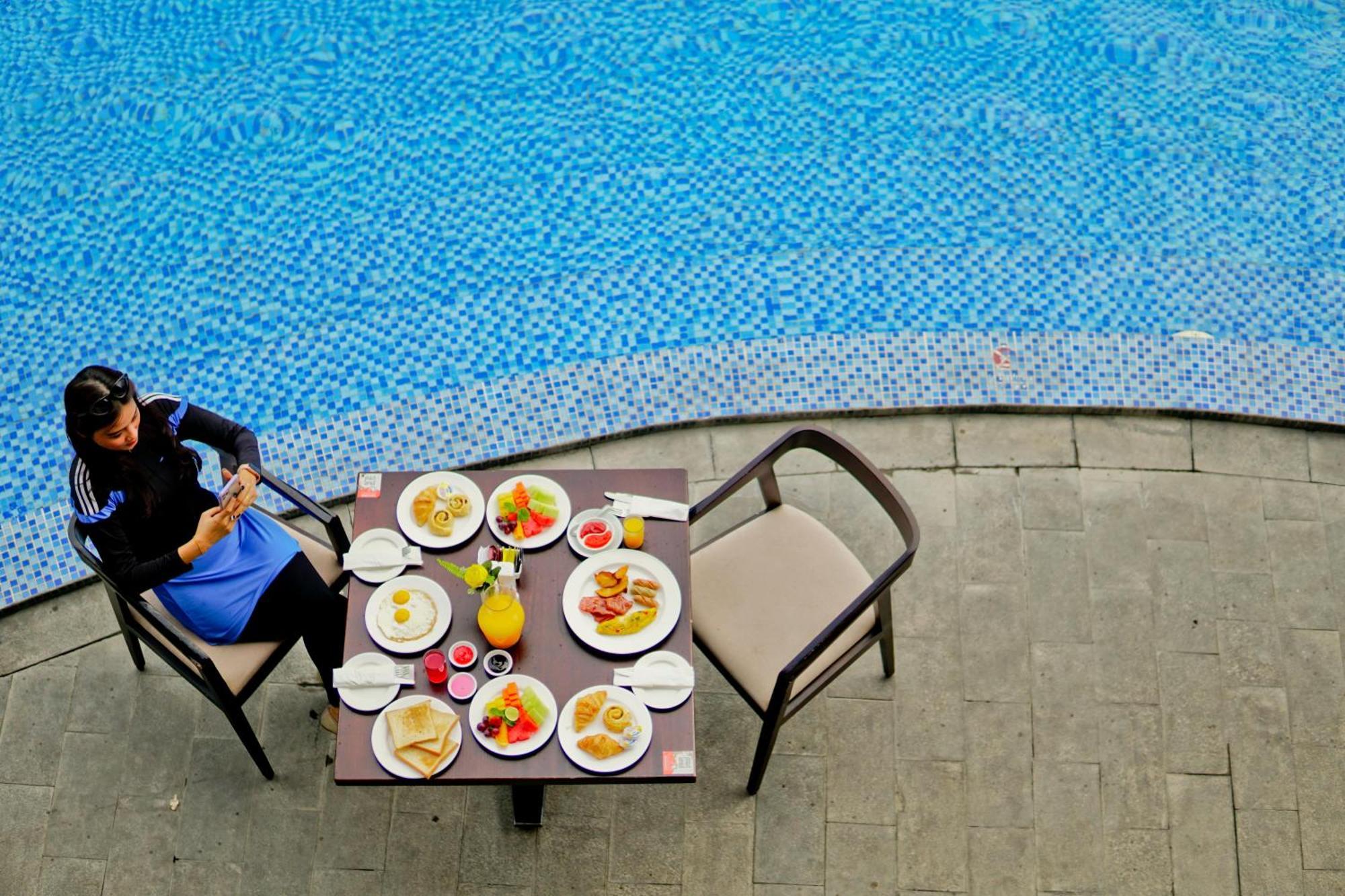 Swiss-Belhotel Lampung Bandar Lampung Exteriör bild